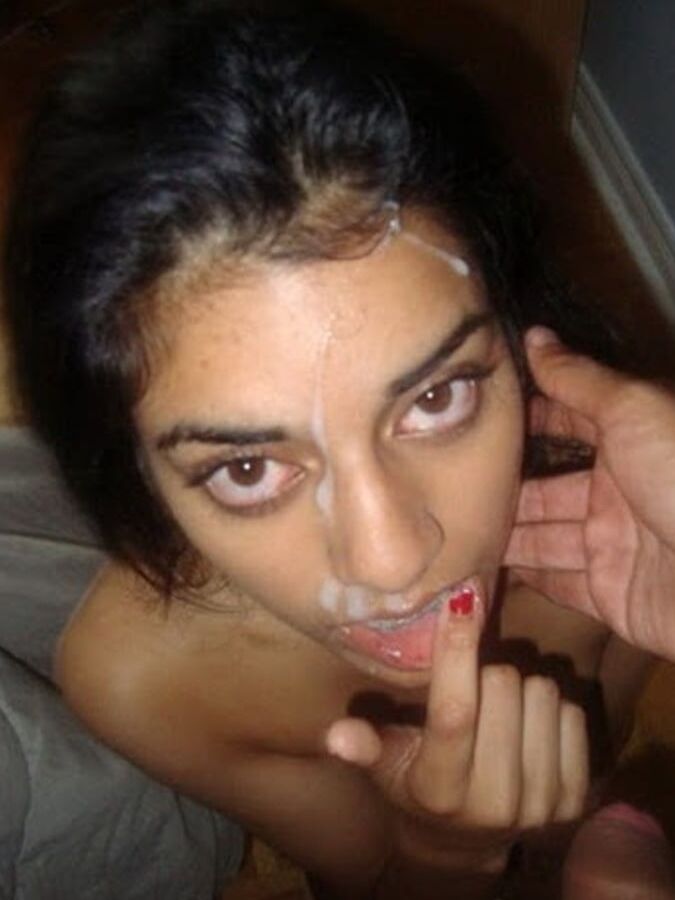 du jus de couilles sur le visage