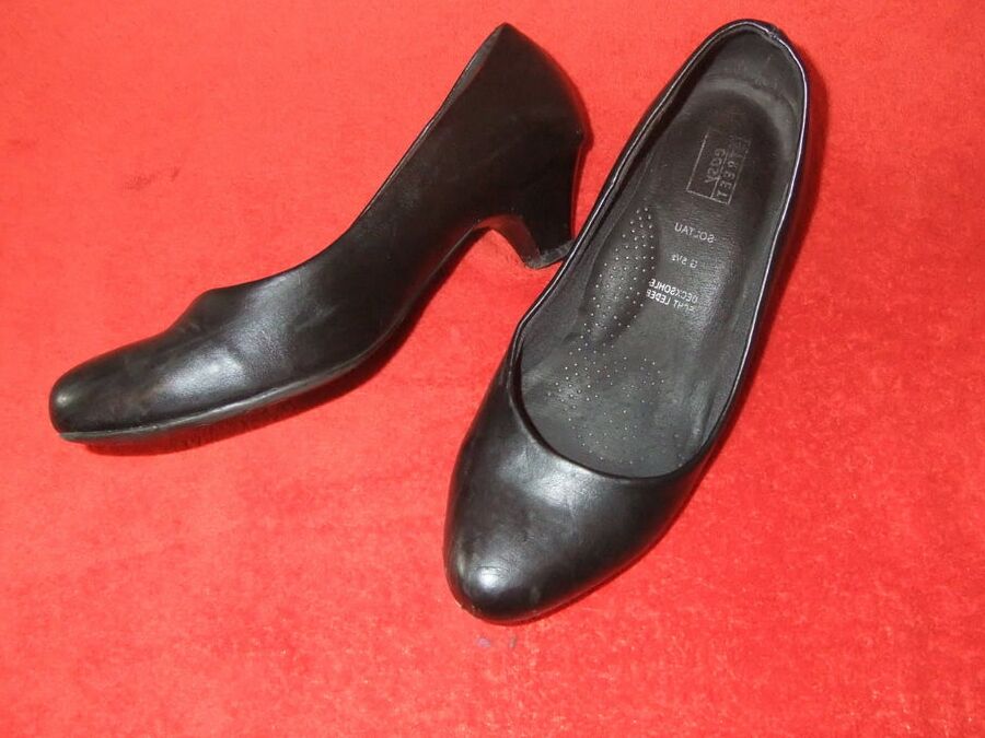 High Heels und Nylons abzugeben