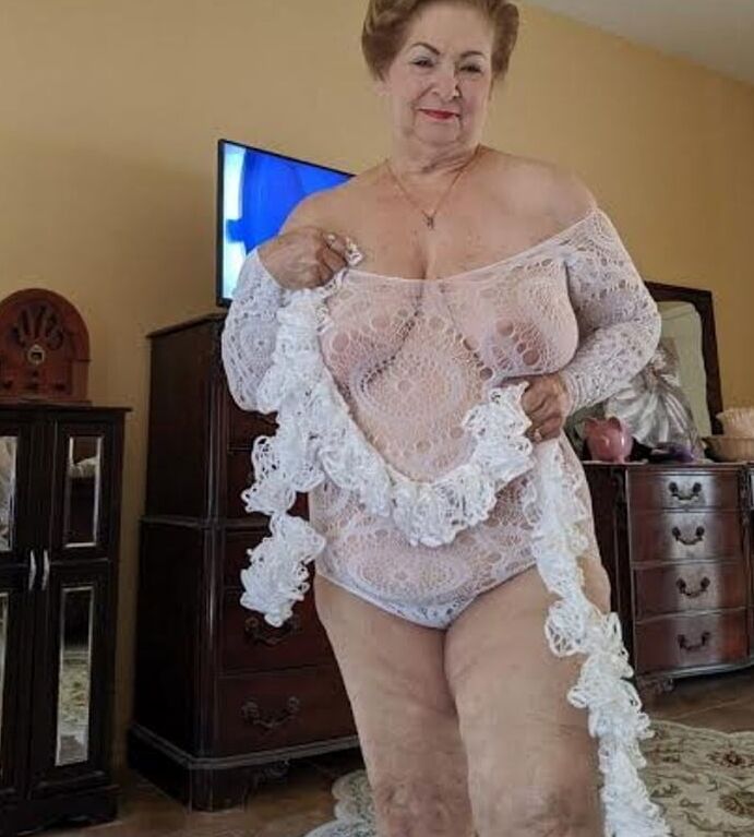 Granny with yummy tits