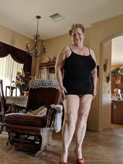 Granny with yummy tits