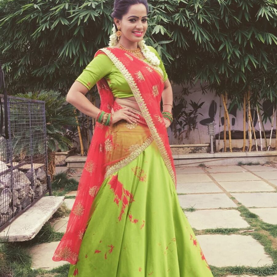 Shobha(give hot comments and cum tribute on this sexy )