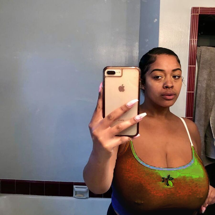Big titty thot