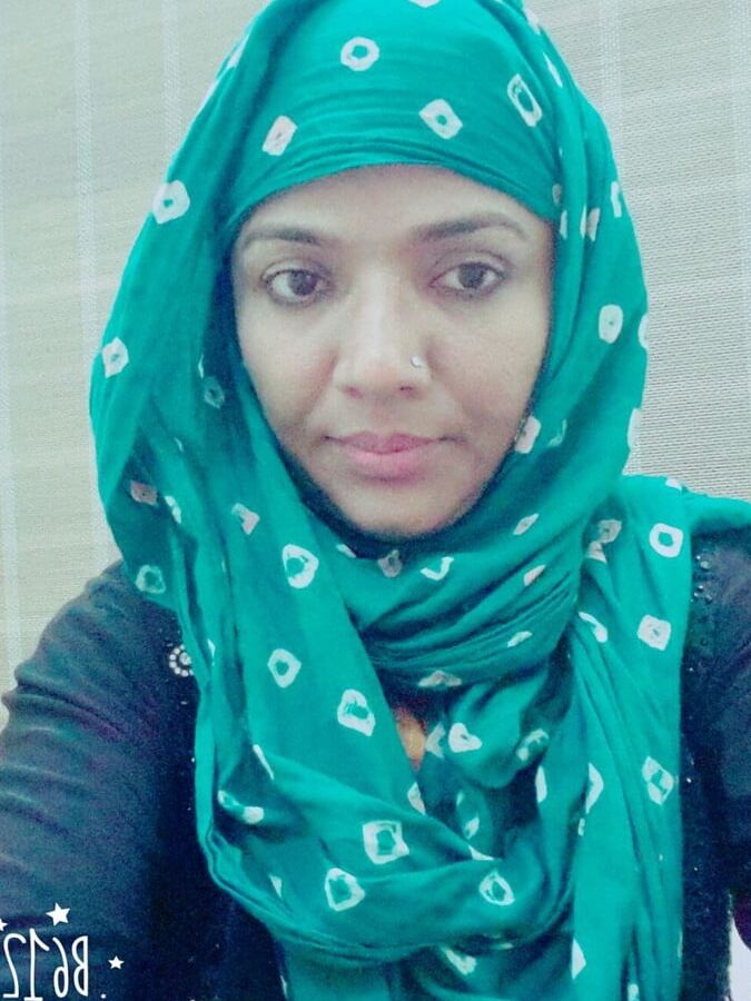 Hijabi paki wife