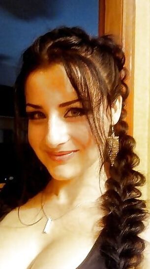 CLEAVAGE VALLY  GIVE WAY