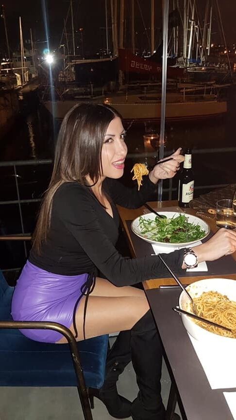 Greek Slut : Kelly