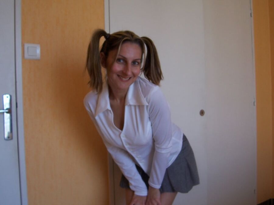 Sexy GF posing