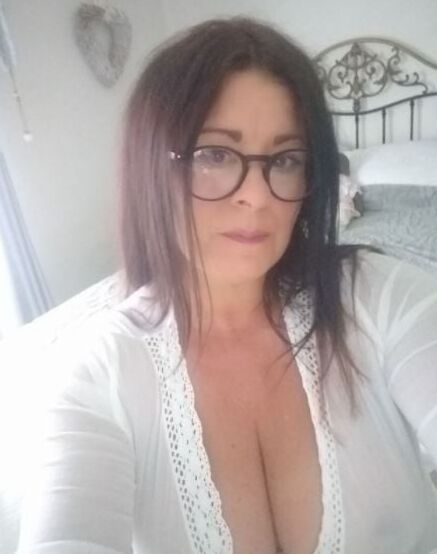 Busty Women (Mix)