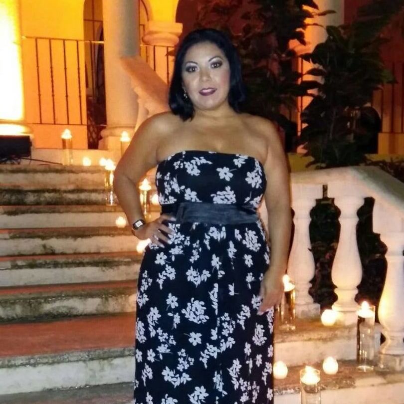 Eugenia, madura, no desnuda.