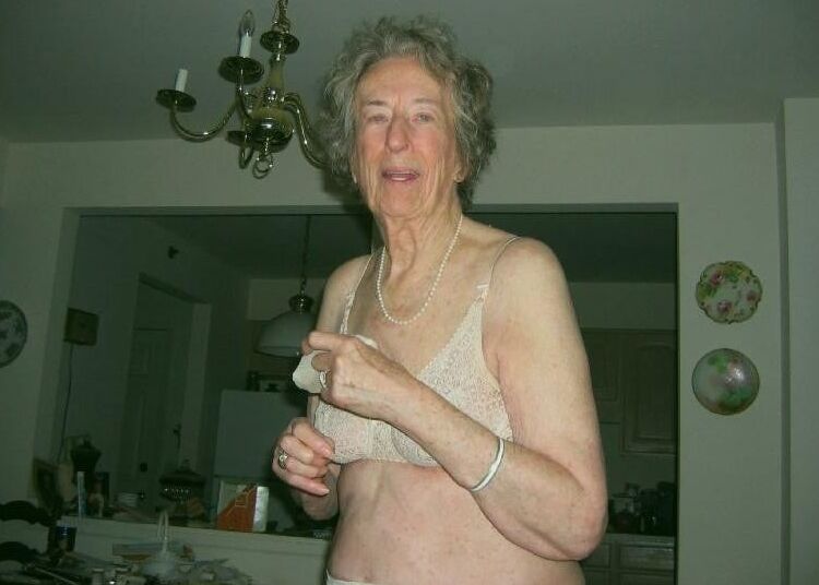 Mrs Lizzie Simpson