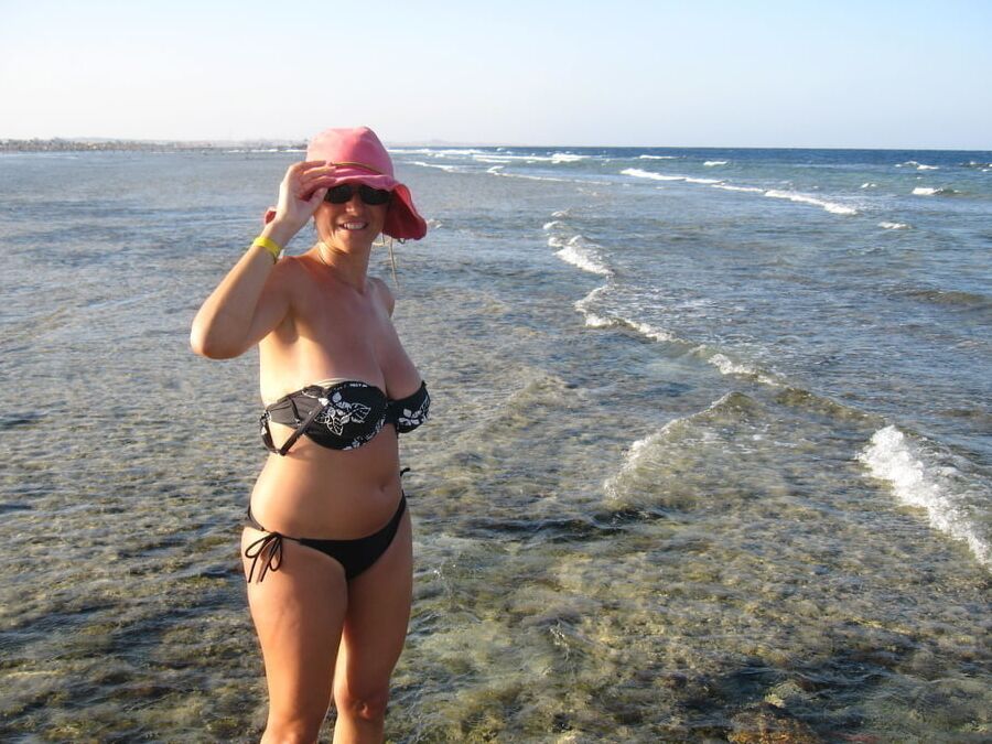 Exhib Milf Naked on Fkk Beach in Croatia