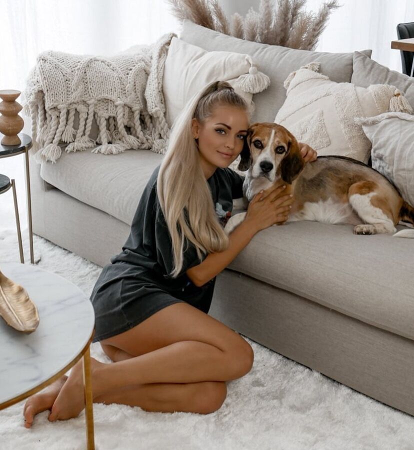 INSTA BABE ANNI