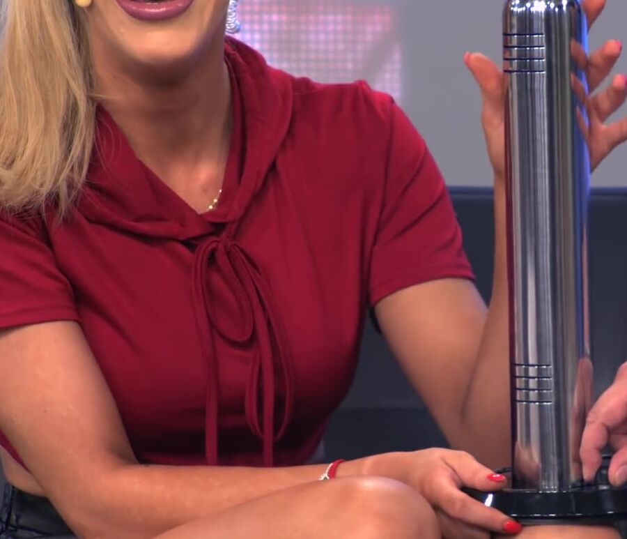 German Shopping TV Milf Vivien Konca
