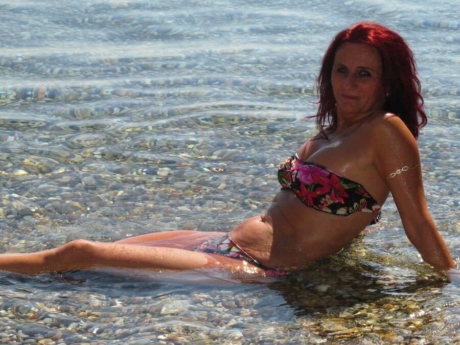 Sexy mature in bikini