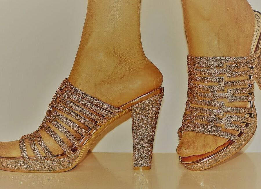 feet nylon