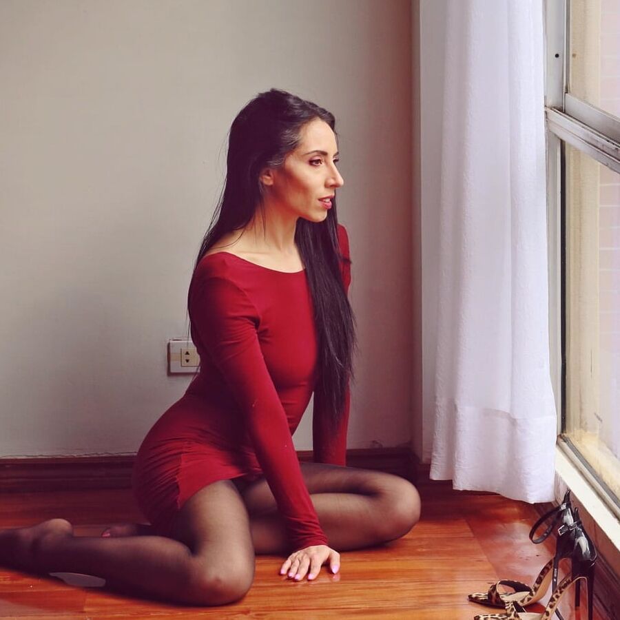 Lolobarrosm pantyhose stockings insta