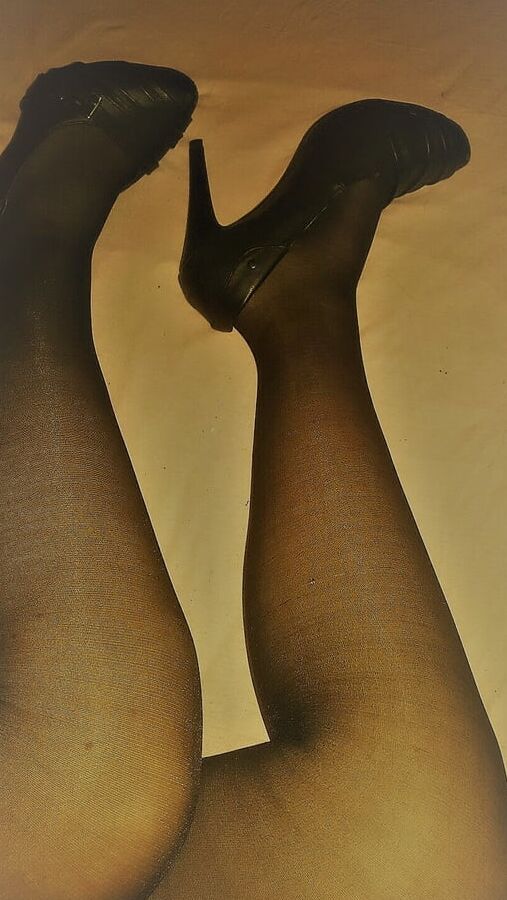 feet nylon