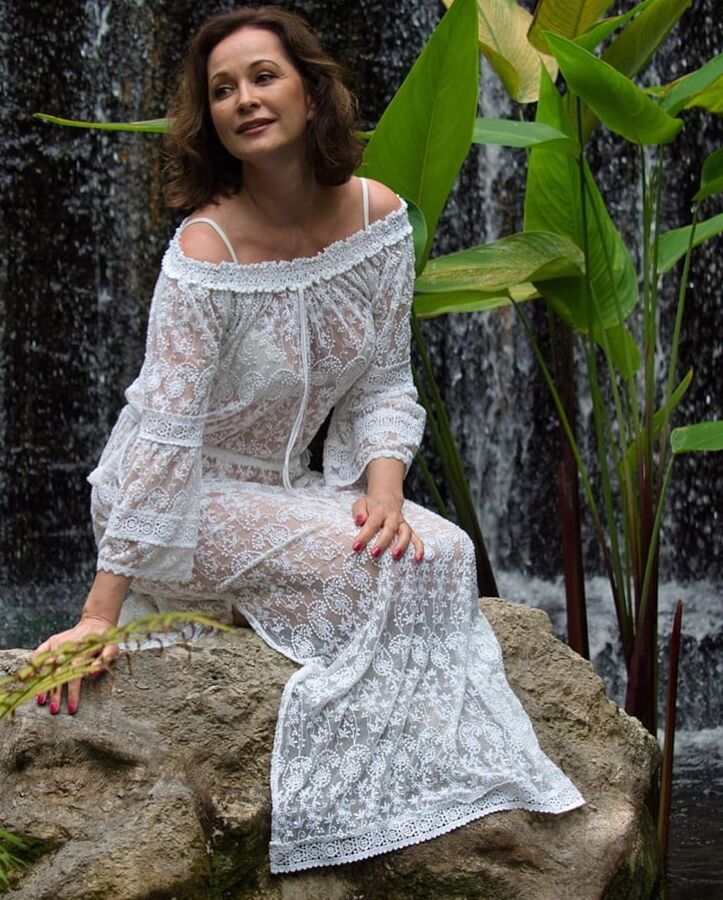 Sexy Russian Actress Olga Kabo