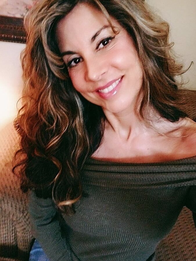Sexy flirting brunette Milf exposed as webslut