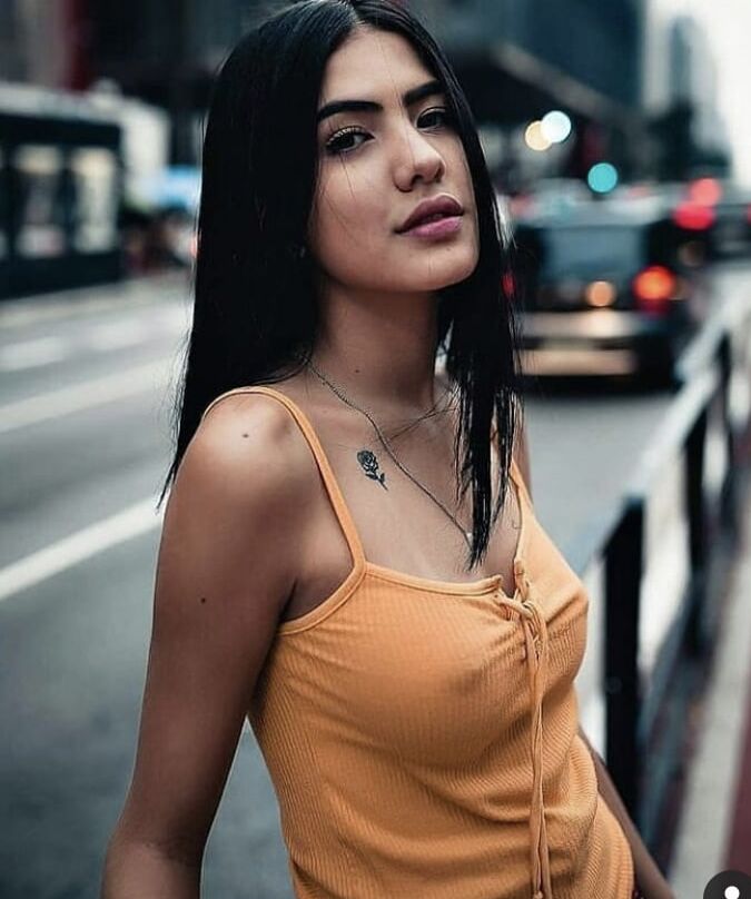 Braless Insta Vixen