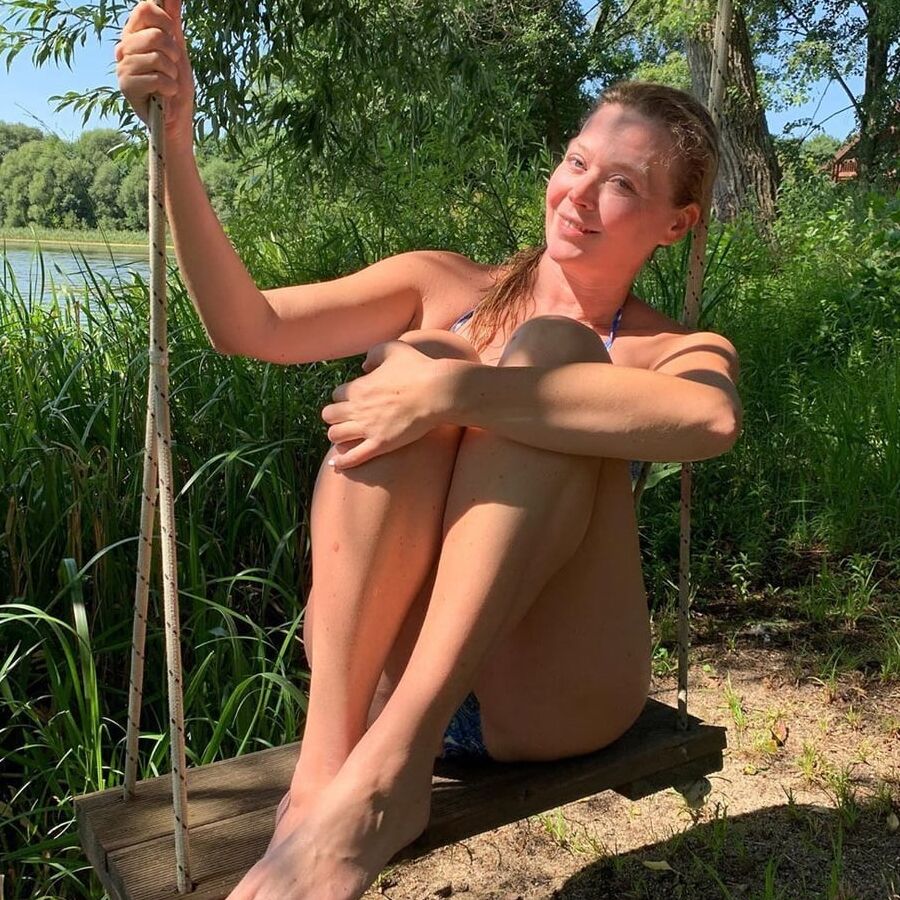 Tamara Arciuch Polish MILF Actress Legs and Feet