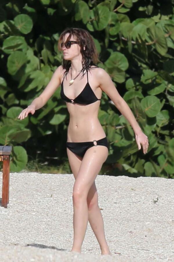 Emma Watson is a horny bitch to fuck!! Photos + my fakes