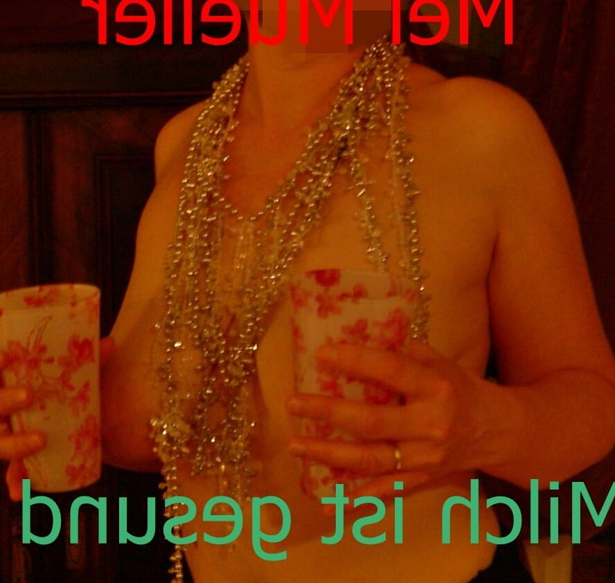 Braucht jemand Milch? Mel melkt ihre Tueten