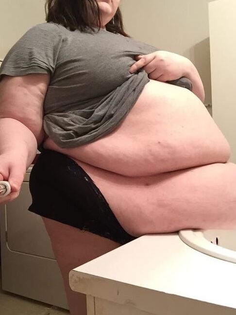 BBW &amp; SSBBW With Resting Bellies