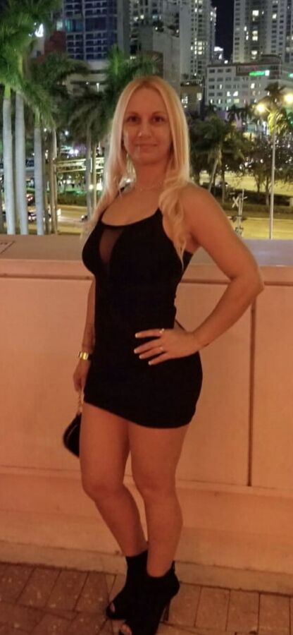 SEXY Mature mom