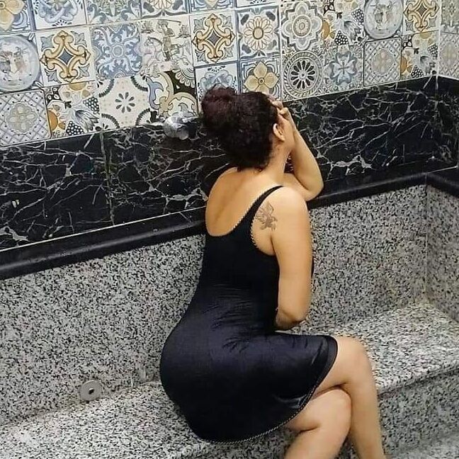 Curved Sama El-Masry big ass