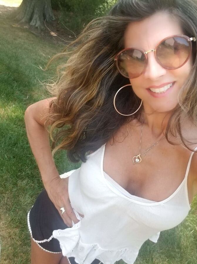 Sexy flirting brunette Milf exposed as webslut