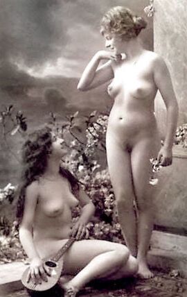 All Sizes, All Sexy - Evocatively Vintage