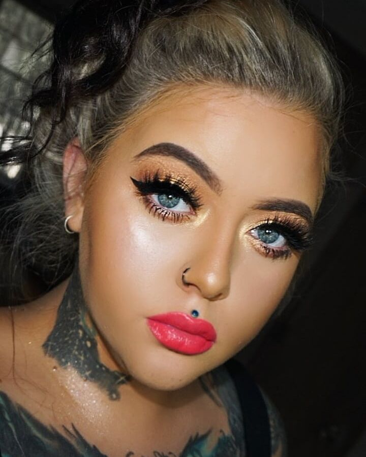 Princess Taya makeup fetish lipstick red lips