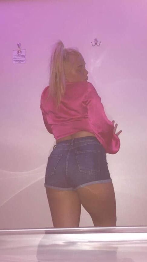 Sluts in Little Hotpants!