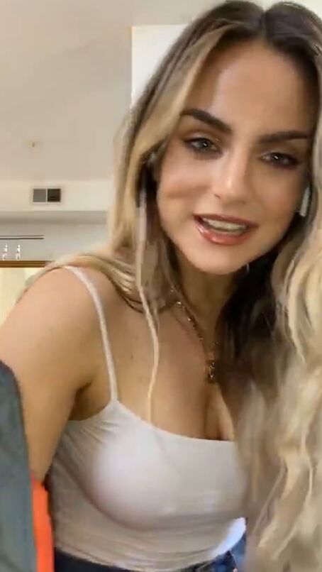 Sexy JoJo - At it Again - No Bra