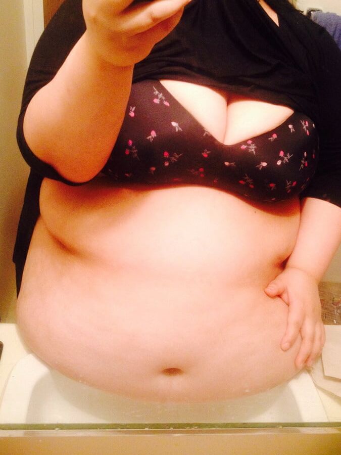 BBW &amp; SSBBW With Resting Bellies