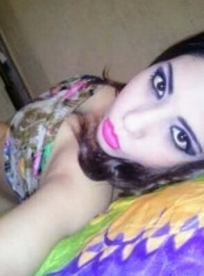 SDRUWS - MEXICAN BRUNETTE COUNTER CLERK LEAKED NUDE PICS