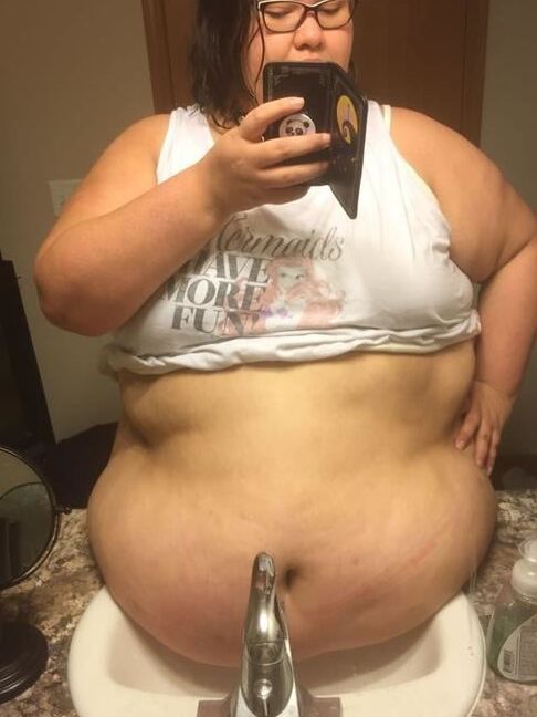 BBW &amp; SSBBW With Resting Bellies