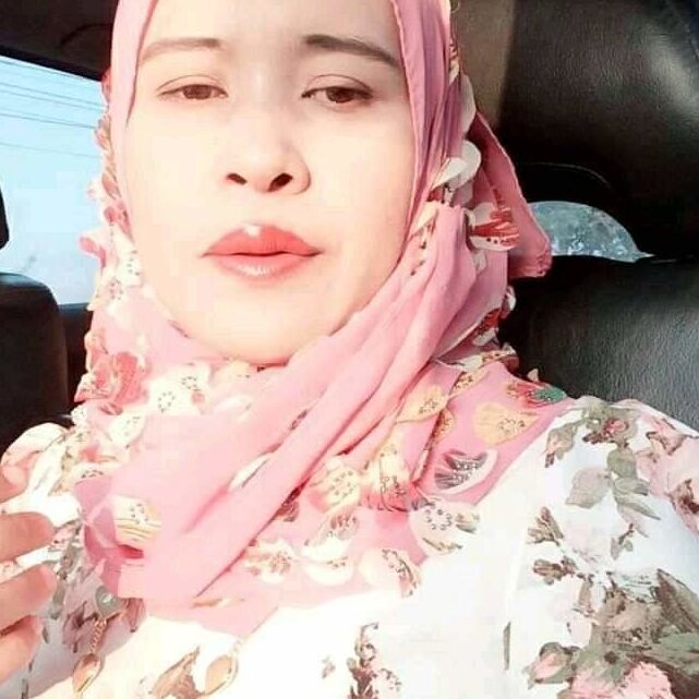Ibu bertudung