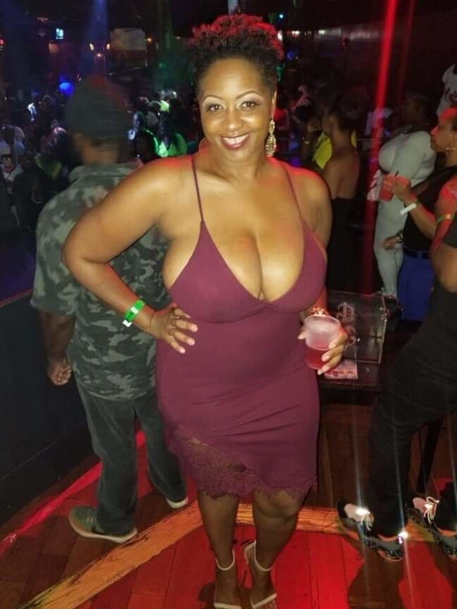 Big Bouncy Boobs
