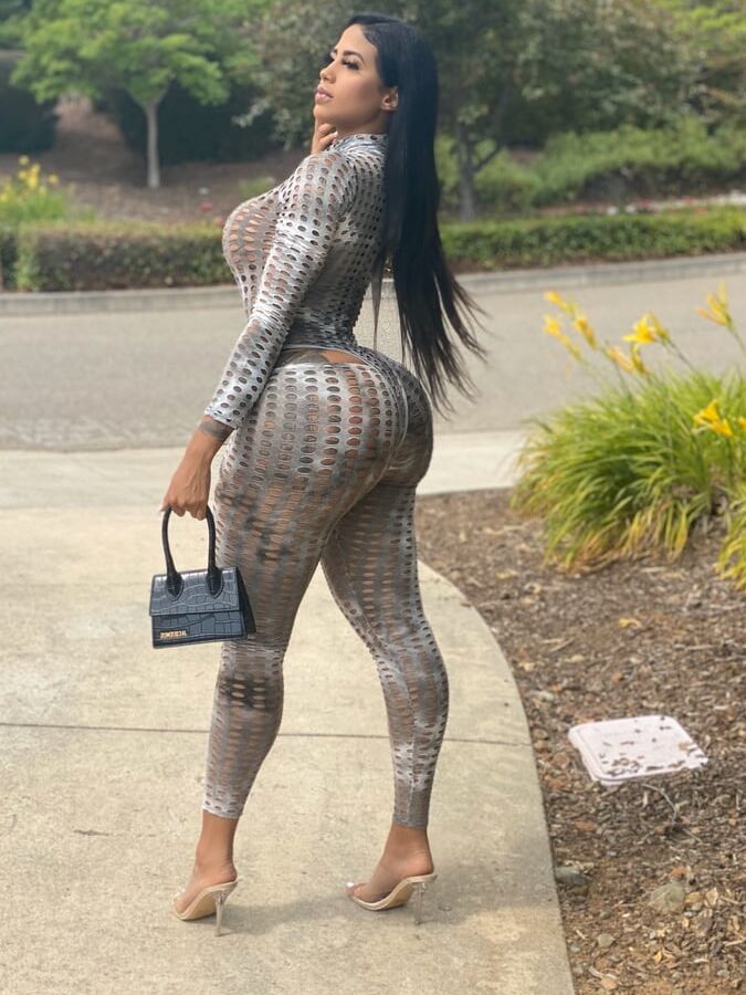 Sexy Women Tight Asses in Thongs And Slutty Dresses