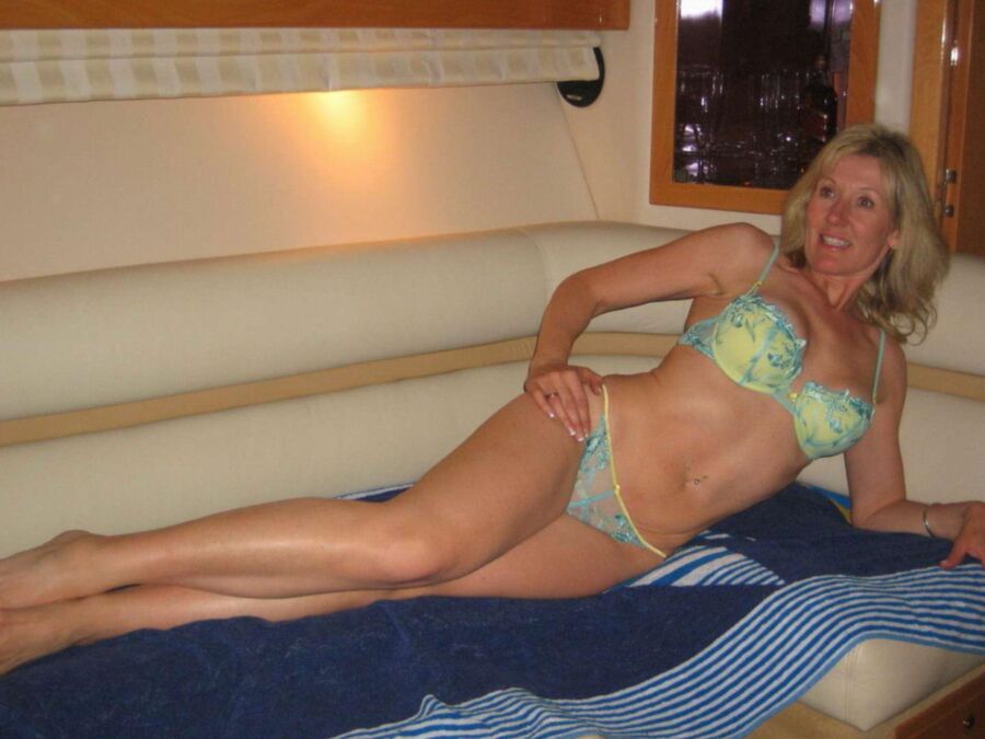 Amateur wife