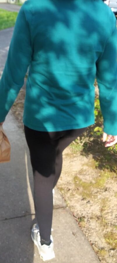Wifes hot ass in leggings.