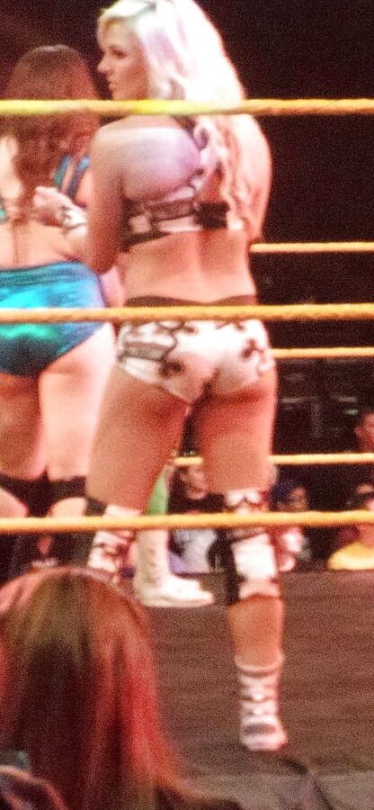 Candice LeRae Ass