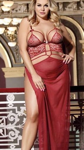 Big boobs and curves...FUCK YEAH