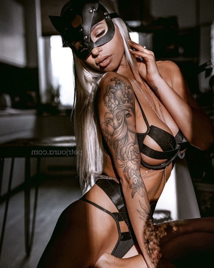 Nikola sexy blonde bimbo slut fake boobs round ass DSL
