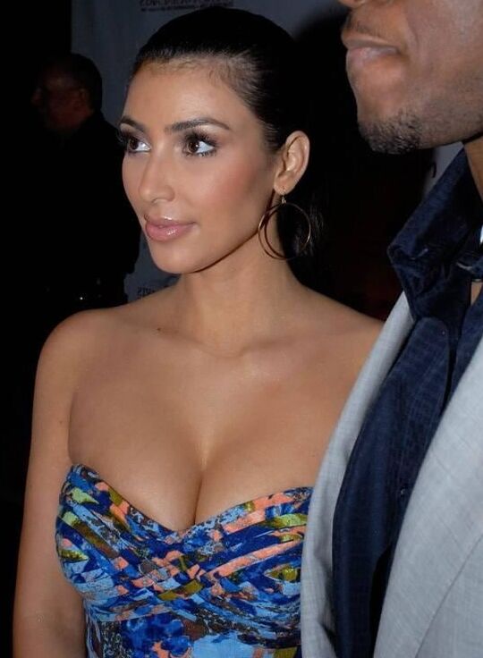 KIM KARDASHIAN