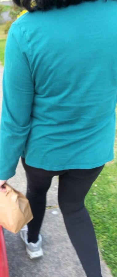 Wifes hot ass in leggings.