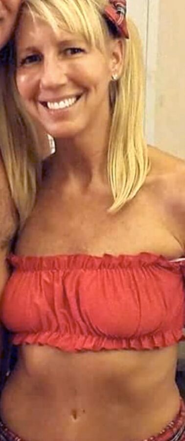 Gorgeous Blonde Milf Housewife from Missouri
