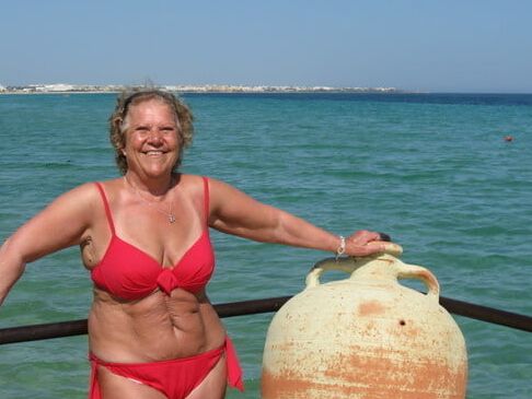 Older and hot (Bikini)