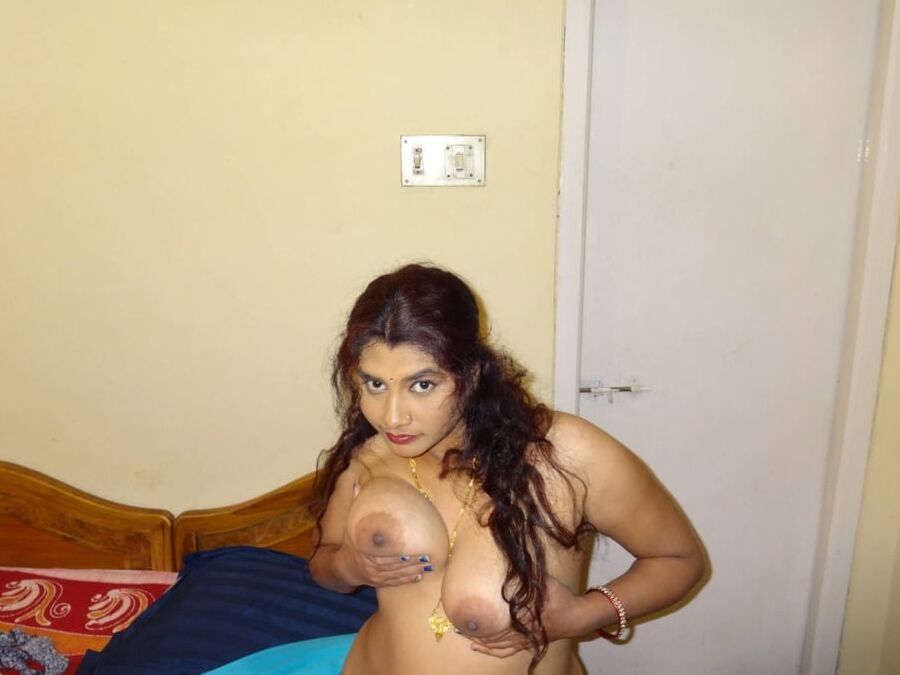 Deshi MILFs X (India, Bangladesh)
